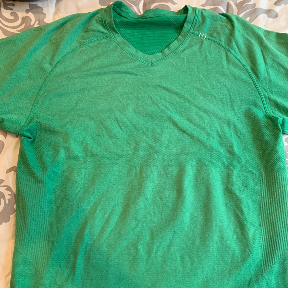 Lululemon Men’s Metal Vent V-neck